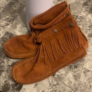Minnetonka midi moccasins